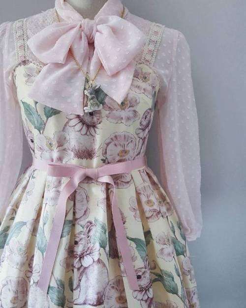 Floral rabbitAnother dream dress off the list and just in time for Easter too! Although this year in