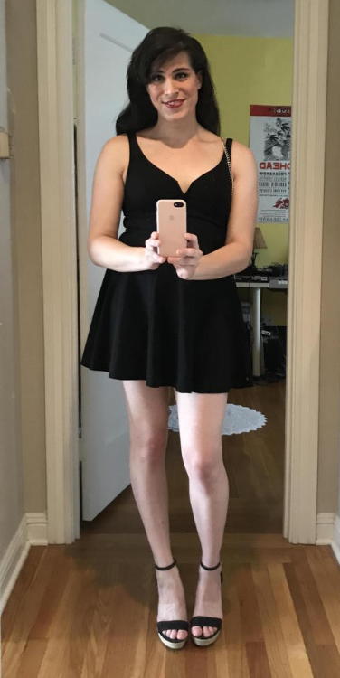 missprycefield: dressupgeekout: Never mind the weird tanline on my foot, I think I look pretty alrig