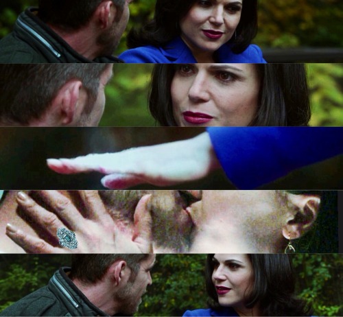 queenlocksley: OQ AU: Soulmates Regina’s eyes are fixated on Robin. He’s off, not himself today, di