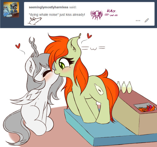 askflowertheplantponi:  “There ya go =w=/ ”    <3