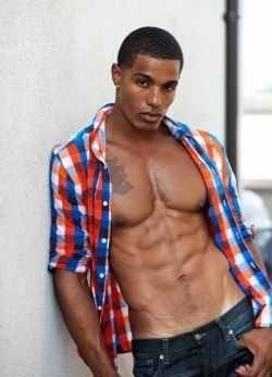 asetianvampyre:  georrick:  Antonio Cizcaino  Sexiness