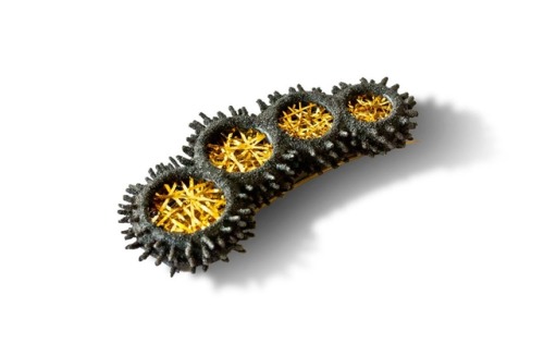 Arata Fuchi Brooch: Absolute Ego, 2014 Oxidized silver, Oxidized silver powder, Fine gold, Shibuichi