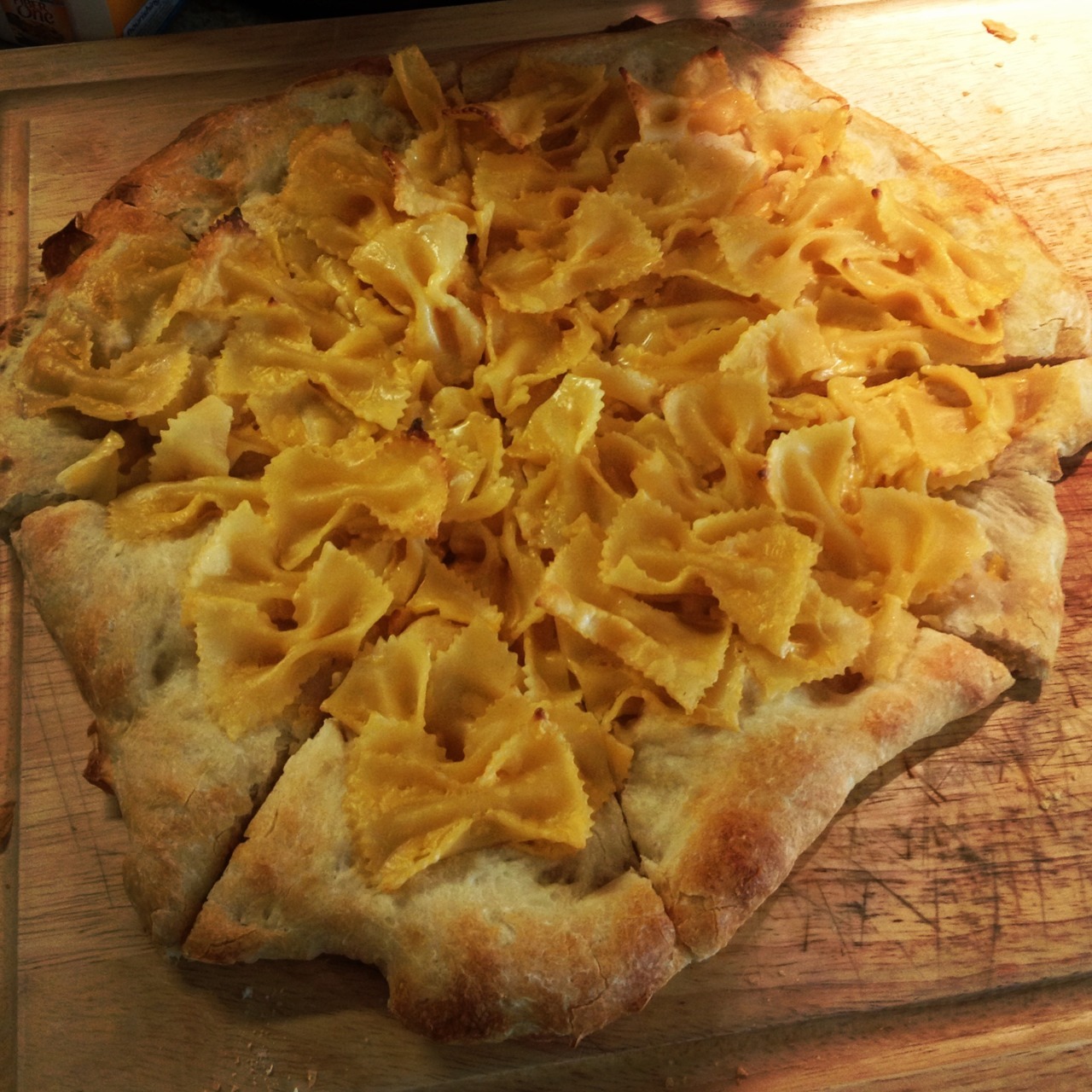 autonomy-for-all:  I made vegan mac n cheese pizza! It was so yummy!