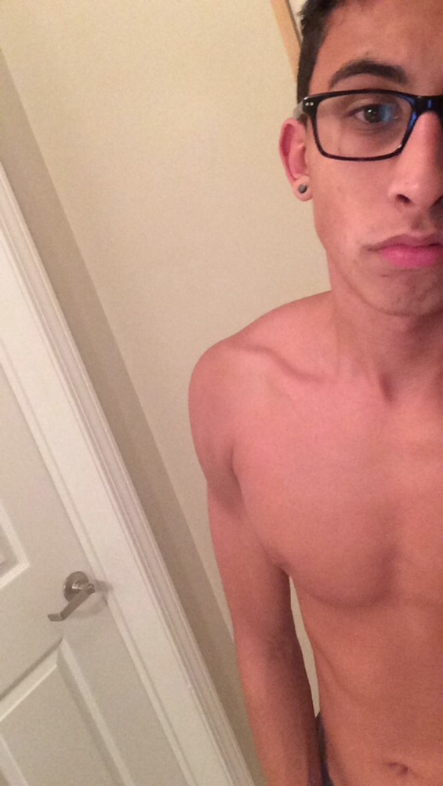 yourrrniggasdick:  Again, posted his link too, but he gotta nice dick lol