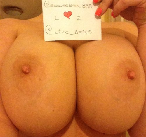 voyeurfollower:  Nothing better than a busty slut with cum over her big boobs, I fucking want to put my face there and  clean her boobs 