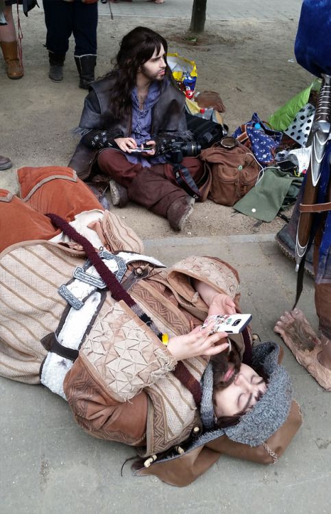 hattedhedgehog:  Dwarves and technology. (Ft. Silver Fountains Cosplay @cas-s-butt and  @loubellecosplay 