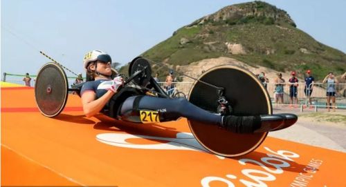 Karen Darke wins gold in the H1-3 time trial