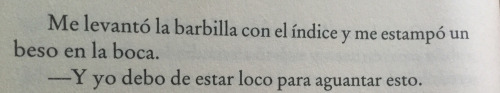 someone-likeee-you:  more-smiles-and-cry-less:  -  que libro es?:(