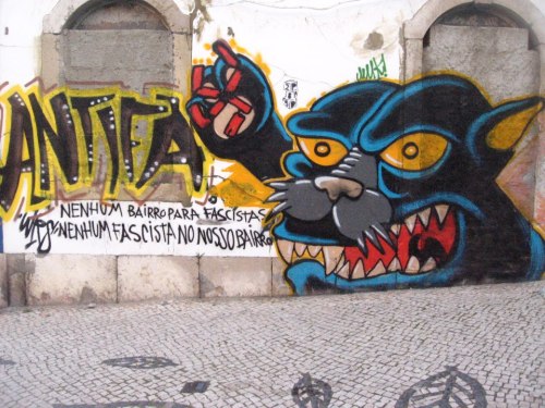 “No neighbourhood for fascists / No fascists in our neighbourhood”Antifa graffiti in Lis