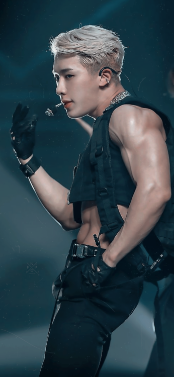 kpop-locks: wonho; open mind stages like/reblog adult photos