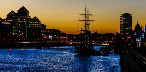 lifeunderthewaves:Sailboat in Dublin. by Regisbarretocabral