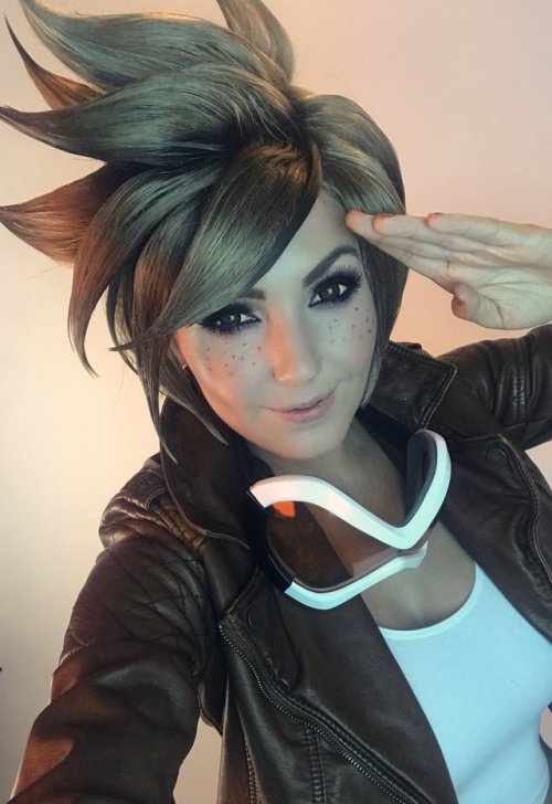 overbutts:  Tracer Cosplay  Booooooty