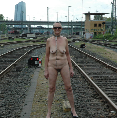 Sehr schön, eine sehr geile Frau. Sie kann meiner eheficksau bestimmt einiges beibringen.