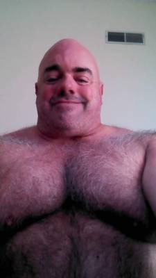 thebigbearcave:that chest, holy gods, i could squirt a dab of