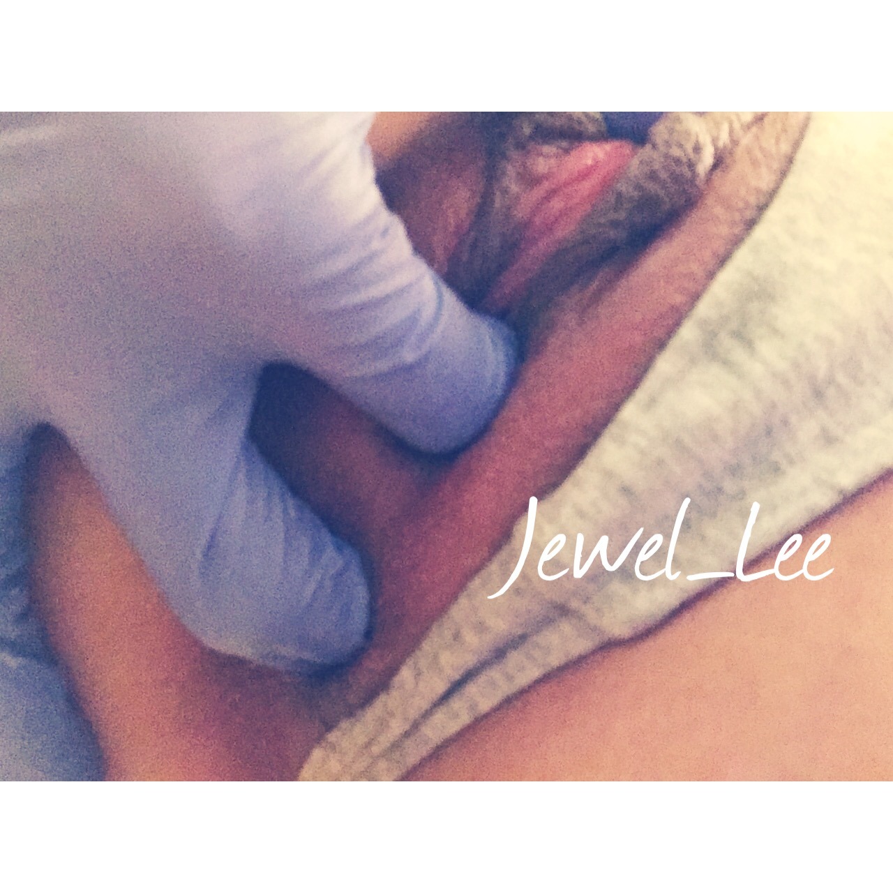 jewellee-official:  손이 5개있었음… 방금 나 사진 올리다가 환자가