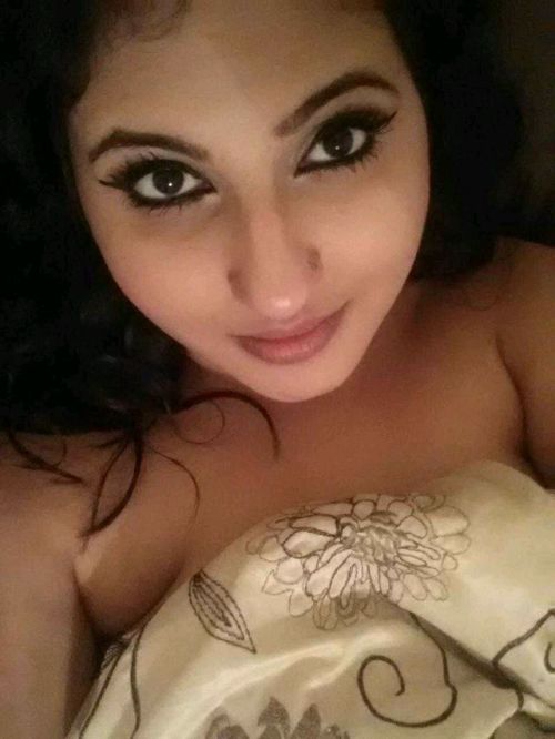 Porn photo nudedesiart:  Beutiful indian girl showing