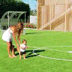 captainmessi:  Mateo Messi taking his first steps 