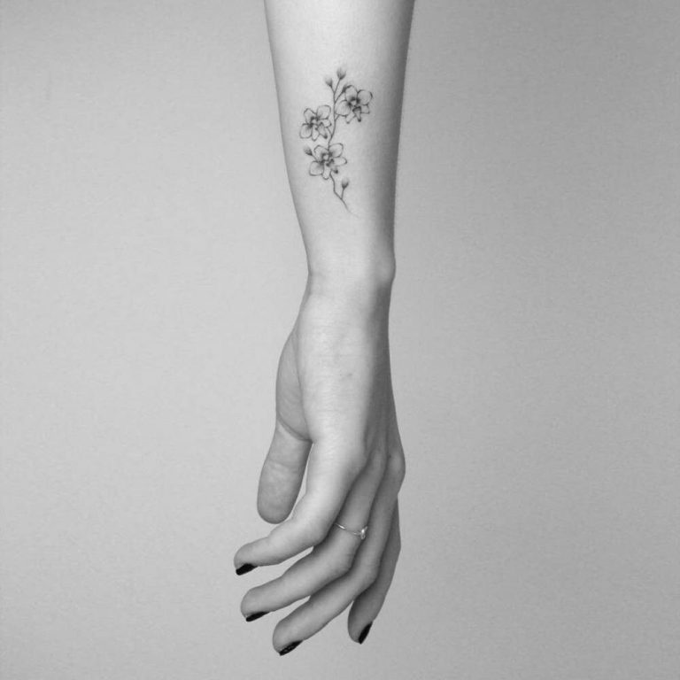 Tumblr tattoos little flower I HAVE