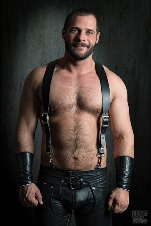 the-alley:  I am on my knees 
