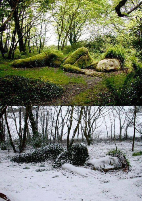 The Mud Maid is a living sculpture by Sue Hill. Depending on the season, the mud maid’s ‘hair’ and ‘