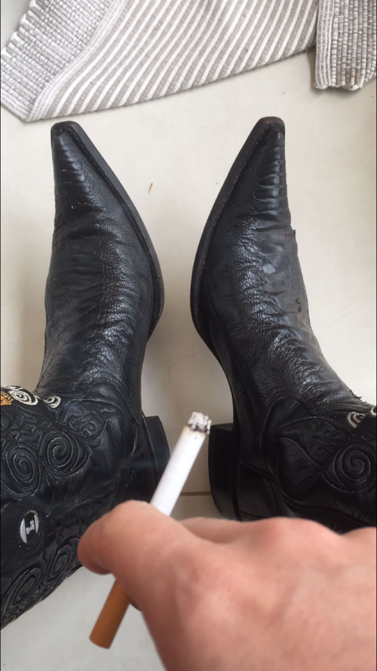 #cowboyboots #bootfetiche #boots #cowboy