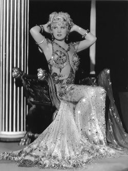 vodkaunicornslincolnlogs:Mae West