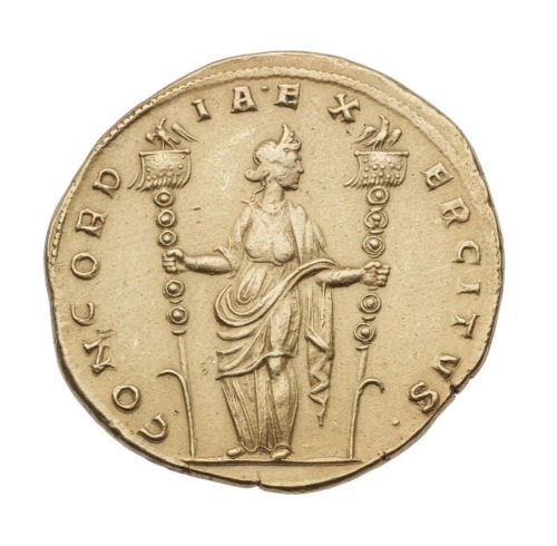 didoofcarthage:Gold medallion (8 aureii) with bust of emperor Claudius II Gothicus (obverse) and fig