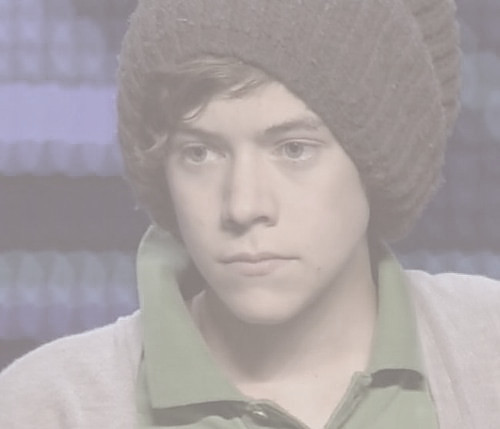 fuckyouharold-deactivated110213:  Ovary killer → Harry Styles in beanie 