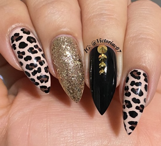 Update more than 120 gold leopard print nails latest