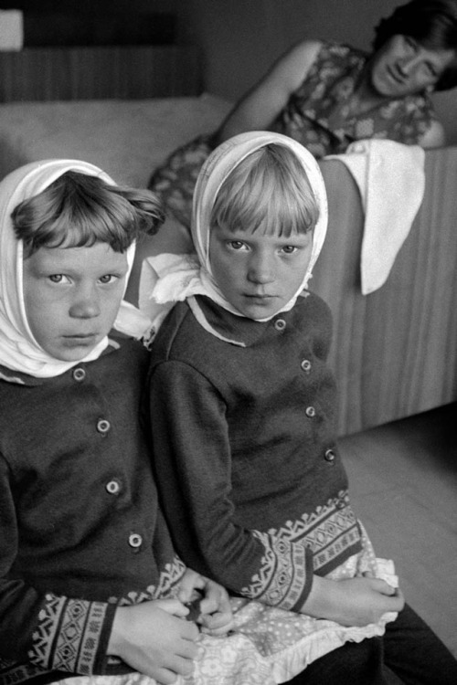 vintageeveryday:Daughter found a dusty box of 30,000 hidden negatives in an attic that uncover a mas