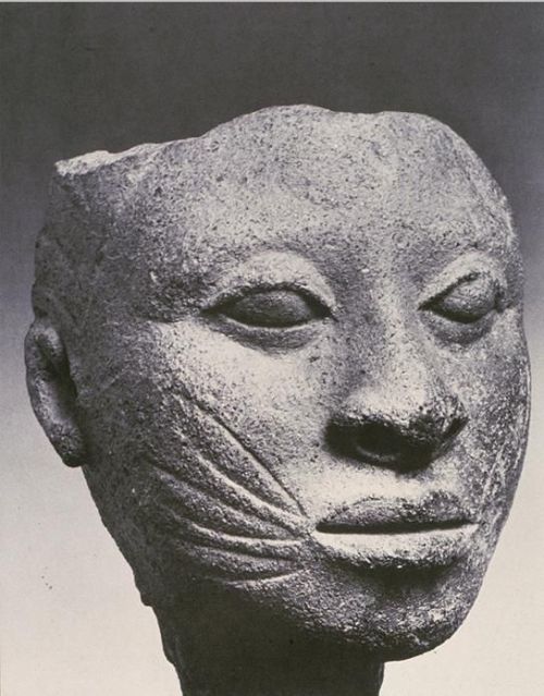 Face with Cat&rsquo;s Whisker Marks, 12-15th C., terracotta, Ita Yemoo, Ife, Nigeria