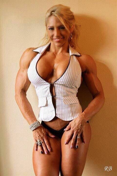 femalemuscletalk: My vest exploded right after this photo was taken. Her name is Tish Shelton