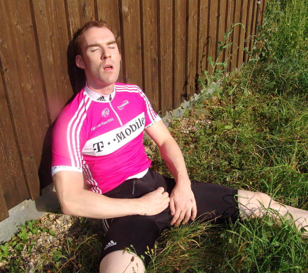 tristanbreiker:  ¡Joo-o-derr! ¡Pero que p!t# calor que dan! 