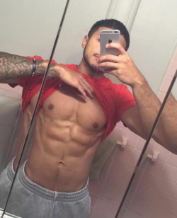 stargearz:  Willy Castro Yonkers 21 Dl gay  7 inch cut hes one of my favorite  baits ever likes to hook up in the harlem area using grindr  hes a oral top his nudes too good to give away for free lol