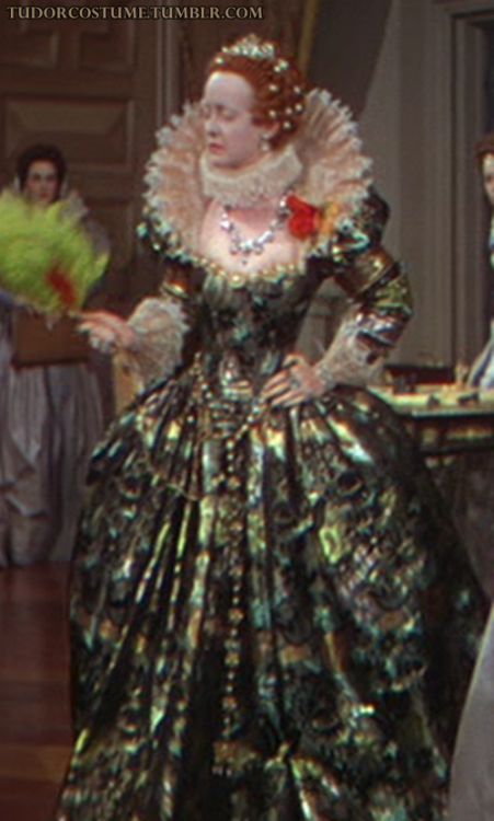 Elizabeth I’s Green Gown (The Private Lives of Elizabeth and Essex, 1939)