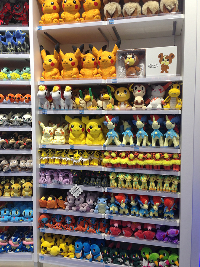 coplandfanboy:  zombiemiki:  Stopped by the Tokyo Bay Pokemon Center, took some pics.