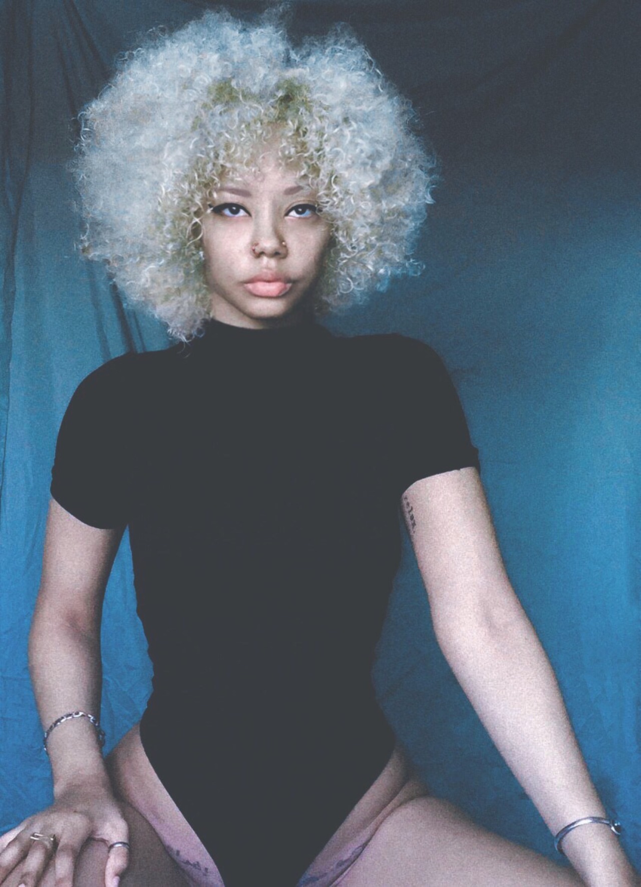 fr0fection:  I can’t help but think I’m wasting time here… holding all my thoughts