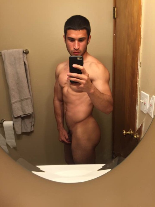 snapchathotguys:  Follow me for more hot straight guysAdd me on Snapchat for exclusive content: tumblrhotguys2Backup account: tumblrhotguys3Feel free to send me your pics and videos to Snapchat 