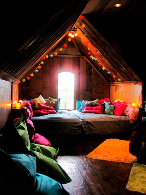 thistherapylife:glitter-rebellion:boredpanda:Reading Nooks Perfect For When You Need To Escape This 