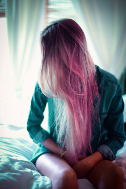 lipstick-lesbian:  pastelhippy:  x  ♀♡♀