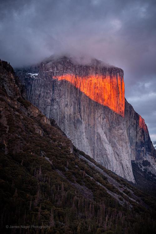 specialformany:exposenature:  El Capitan with a Daft Punk Tribute, Yosemite, CA [OC][2000x3000]   via  Gridllr.com  —  making Likes beautiful again!