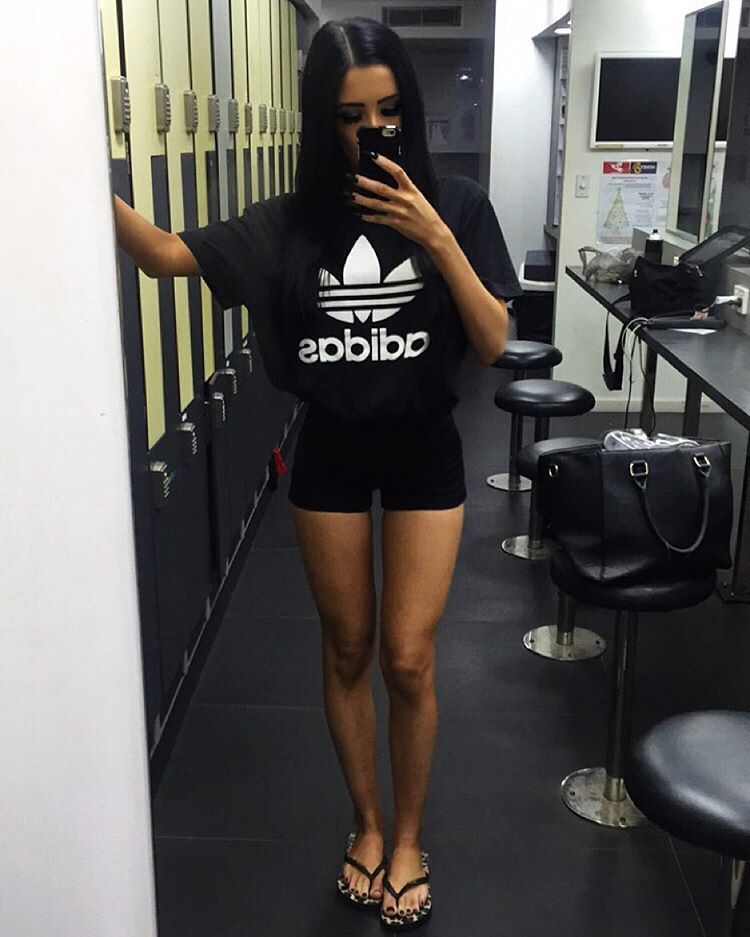 stripper-locker-room:  shelbywareham