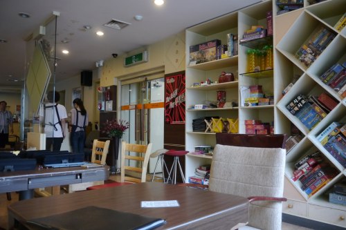 Cafes of Seoul Seoul is home to a wide variety of cafes. From dog cafes to camping cafes- Seoul has 