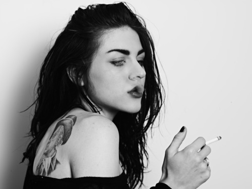 Porn lesbeehive:  Les Beehive – Frances Bean photos