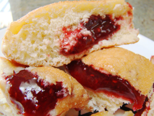 fatty-food:Jelly Donuts (by Vegan Feast Catering)