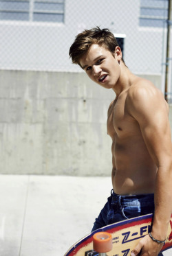 somegoodthings:    Gavin MacIntosh by Sierra