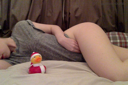 XXX anothersh0tatlife:  Santa duck says you have photo