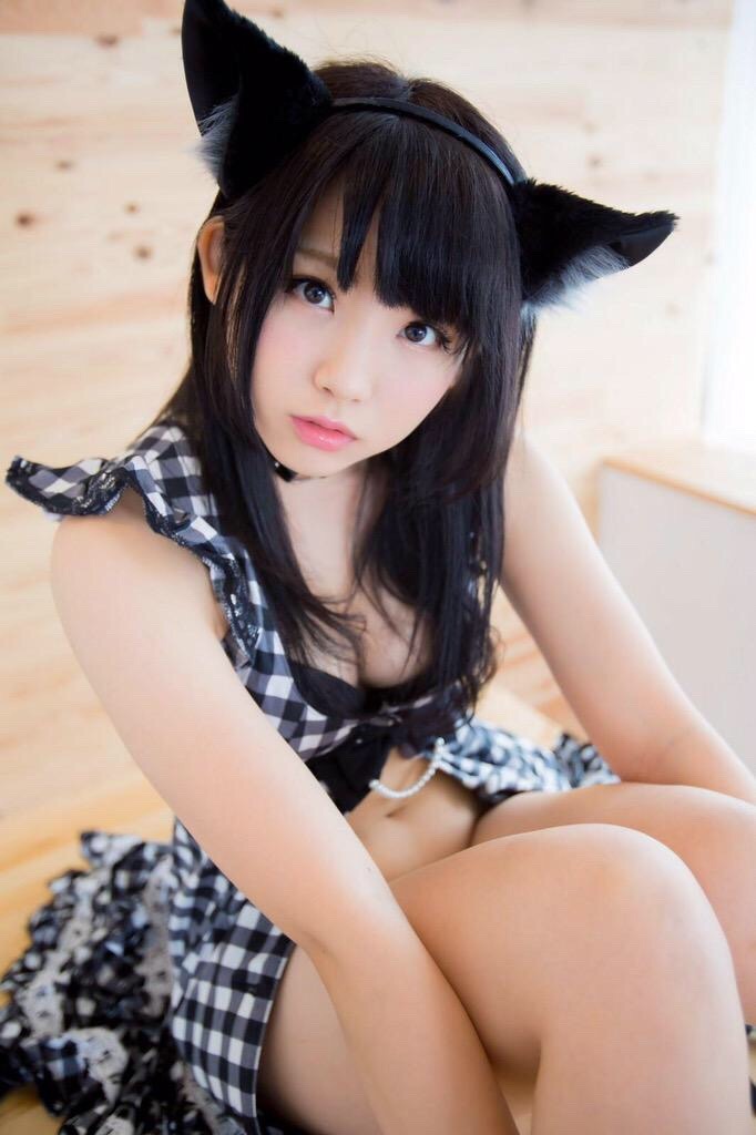 Japanese And Taiwanese Girls