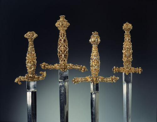 historyarchaeologyartefacts:Four imperial rapiers made by Pere Juan Poch. Vienna, 1600s [1062x750]