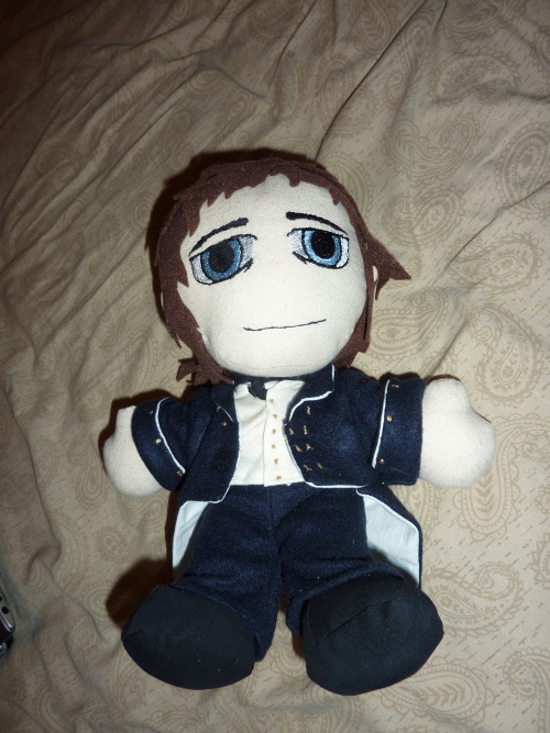 treblemirinlens:mumblingsage:my-hearts-require-tea:In a McGann Monday holiday miracle, plushie Mista